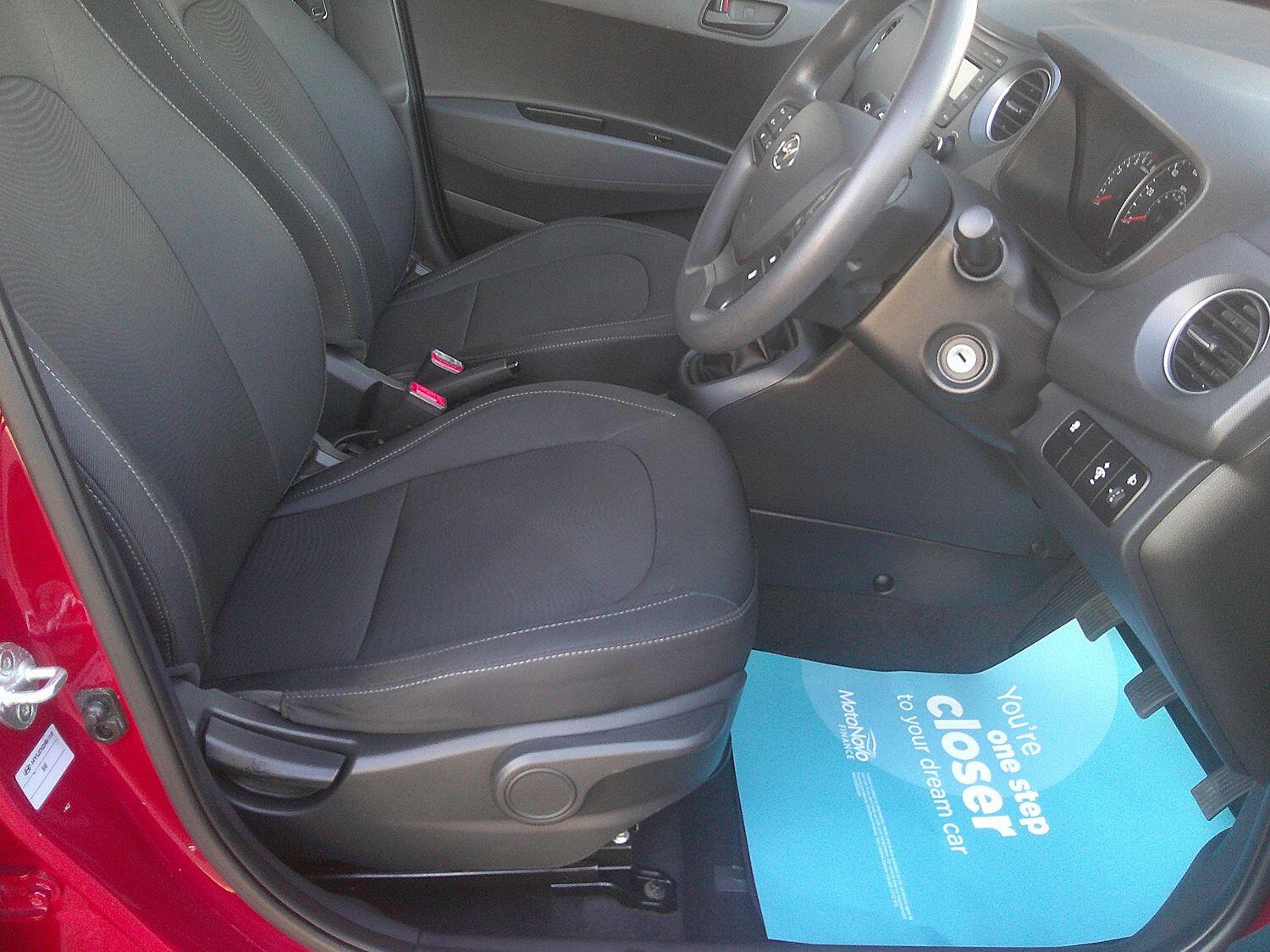 Used Hyundai i10 2017 for sale - 76107303: Photo 17
