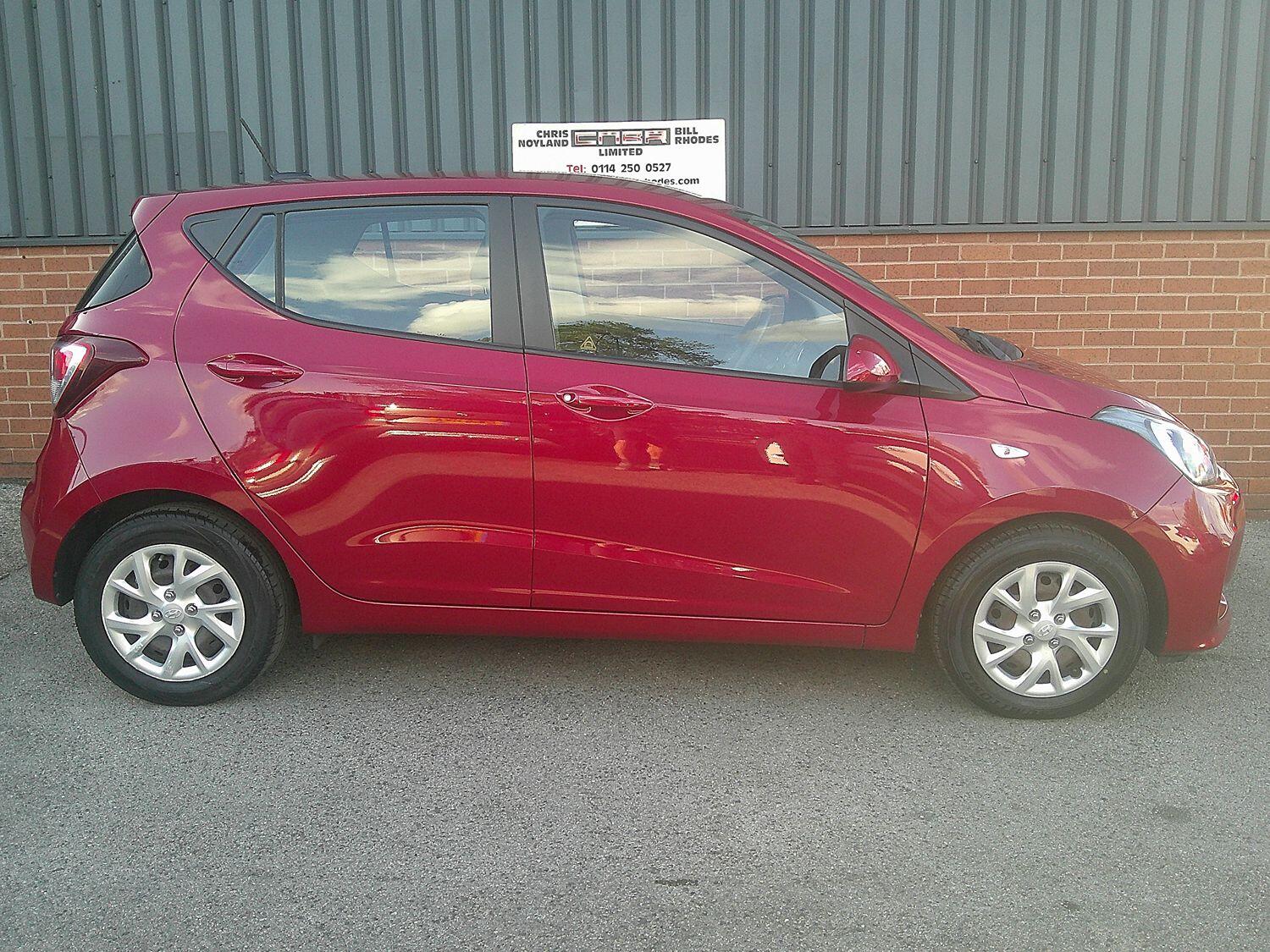 Used Hyundai i10 2017 for sale - 76107303: Photo 2