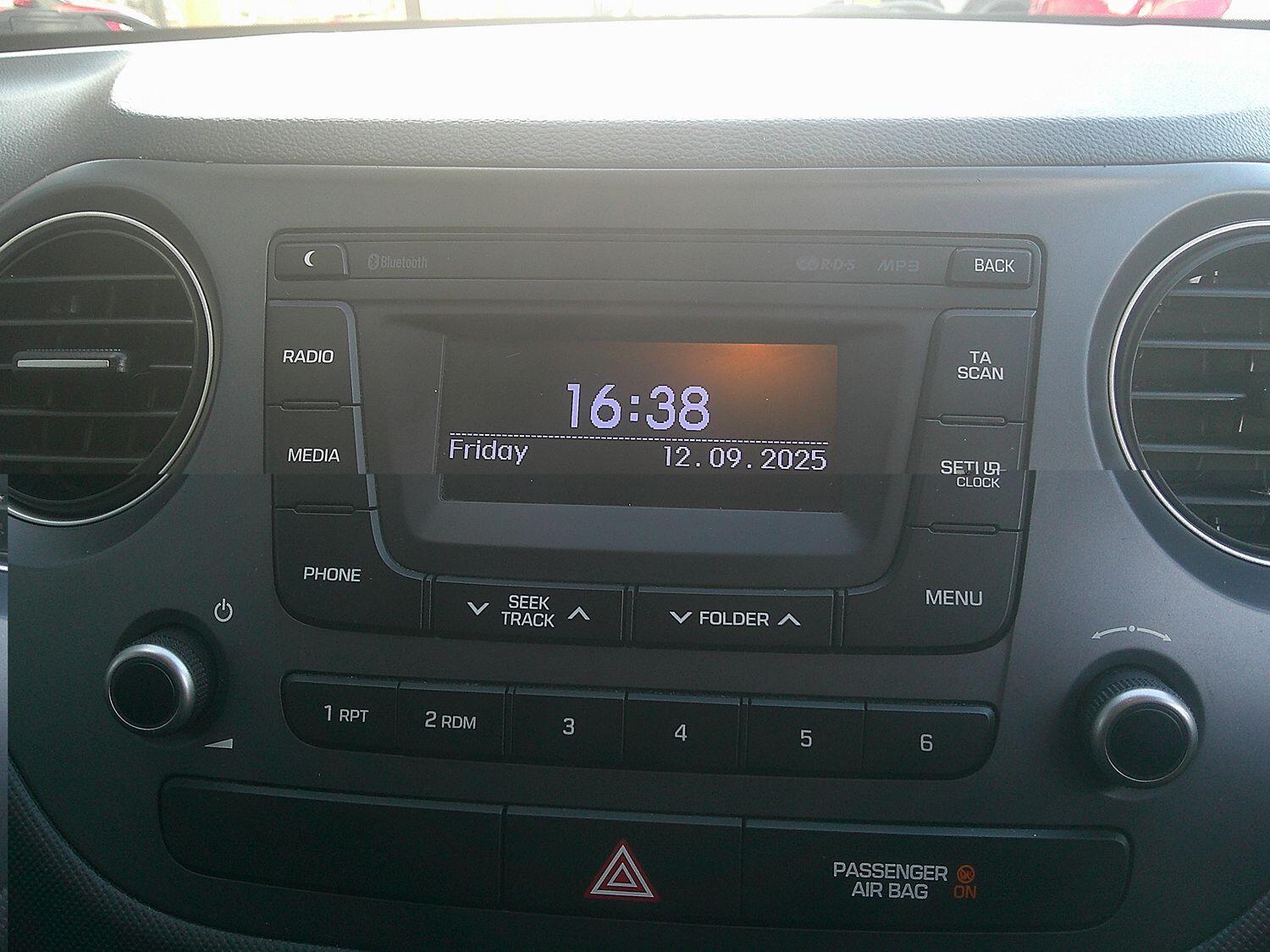 Used Hyundai i10 2017 for sale - 76107303: Photo 26