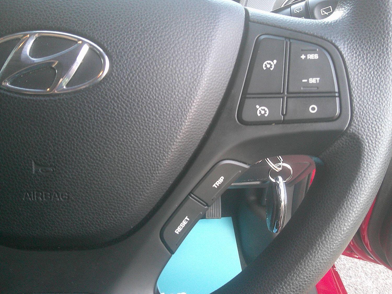 Used Hyundai i10 2017 for sale - 76107303: Photo 31
