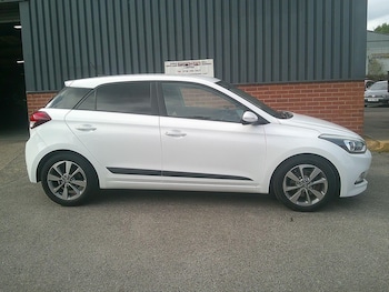 Used Hyundai i20 2016 for sale - 75913122: Photo