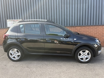 Used Dacia Sandero Stepway 2015 for sale - 79211335: Photo