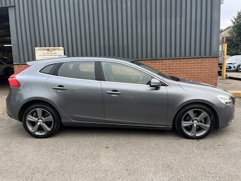 Used Volvo V40 2016 for sale - 79531800: Photo