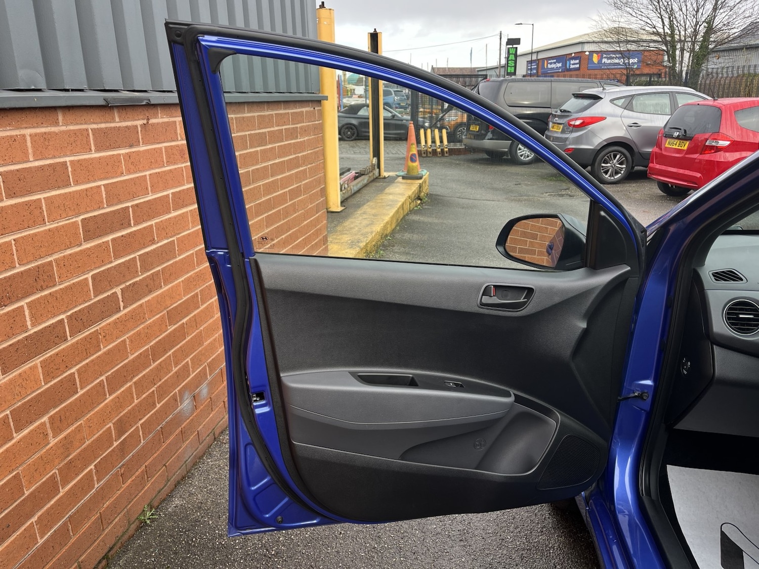 Used Hyundai i10 2018 for sale - 77213404: Photo 14