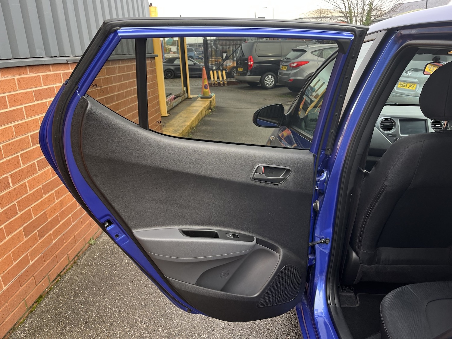 Used Hyundai i10 2018 for sale - 77213404: Photo 15