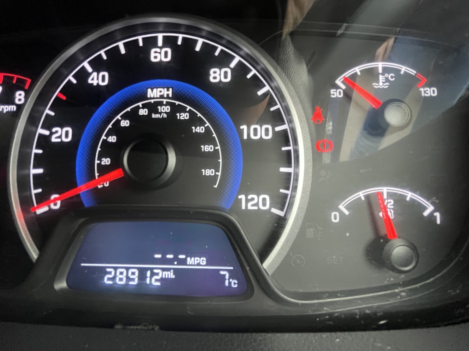 Used Hyundai i10 2018 for sale - 77213404: Photo 40