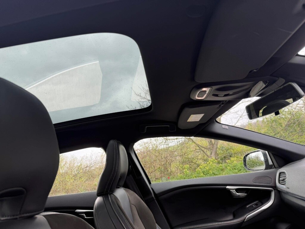 Used Volvo V40 2015 for sale - 78123876: Photo 28