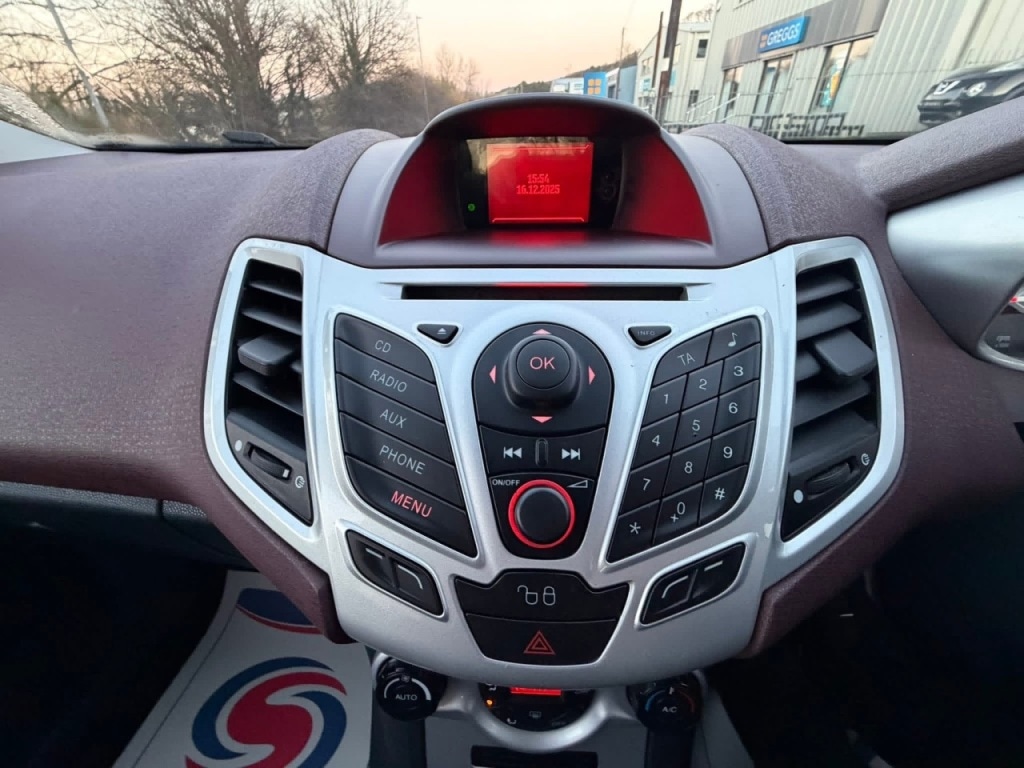 Used Ford Fiesta 2010 for sale - 77306907: Photo 21