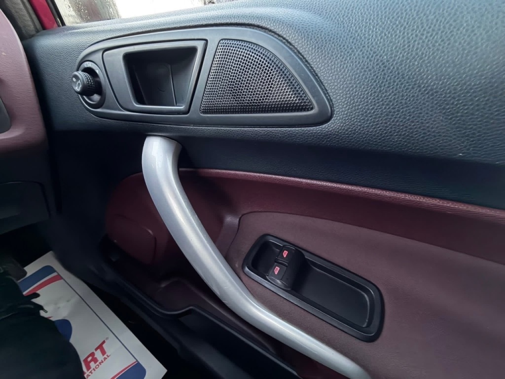 Used Ford Fiesta 2010 for sale - 77306907: Photo 24