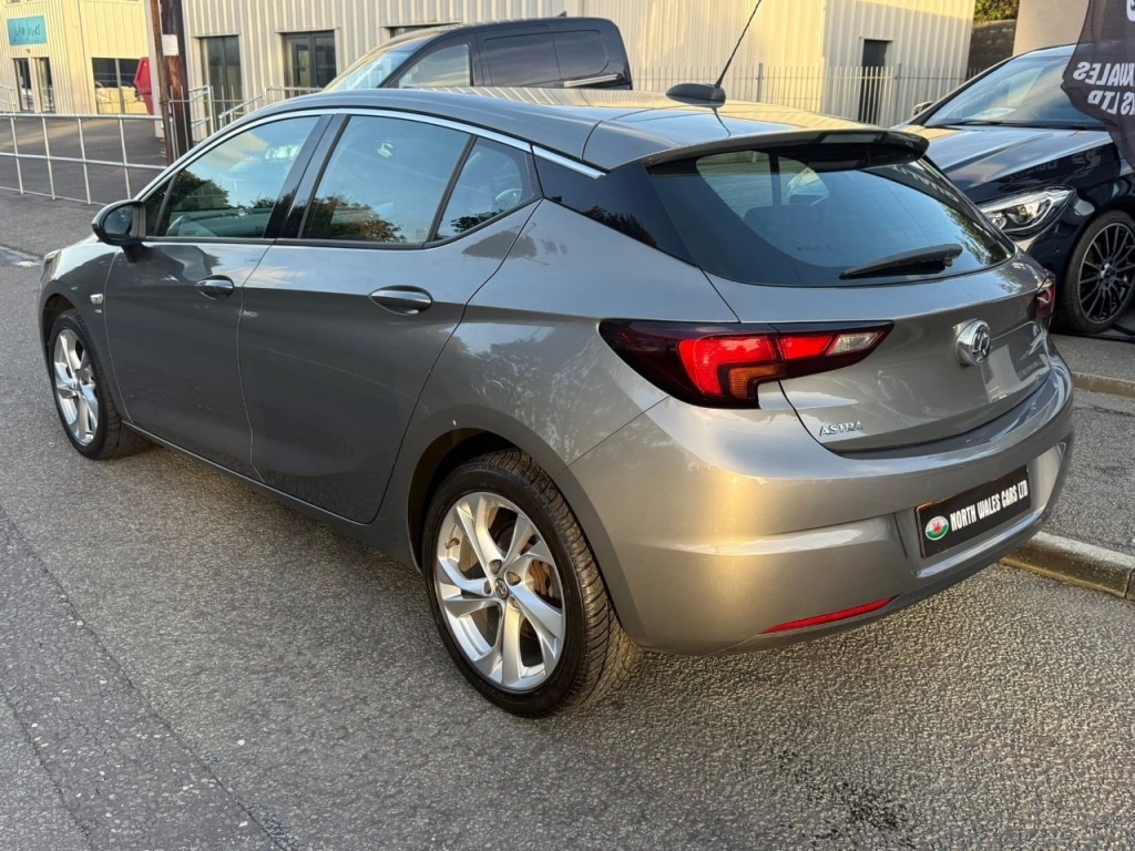 Used Vauxhall Astra 2017 for sale - 76156974: Photo 2