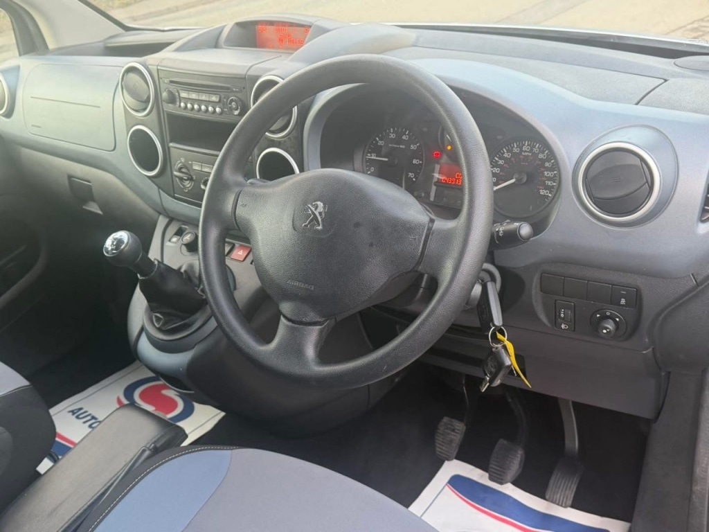 Used Peugeot Partner Tepee 2015 for sale - 77707375: Photo 11