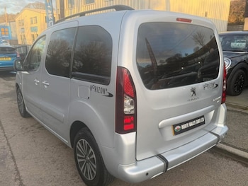Used Peugeot Partner Tepee 2015 for sale - 77707375: Photo