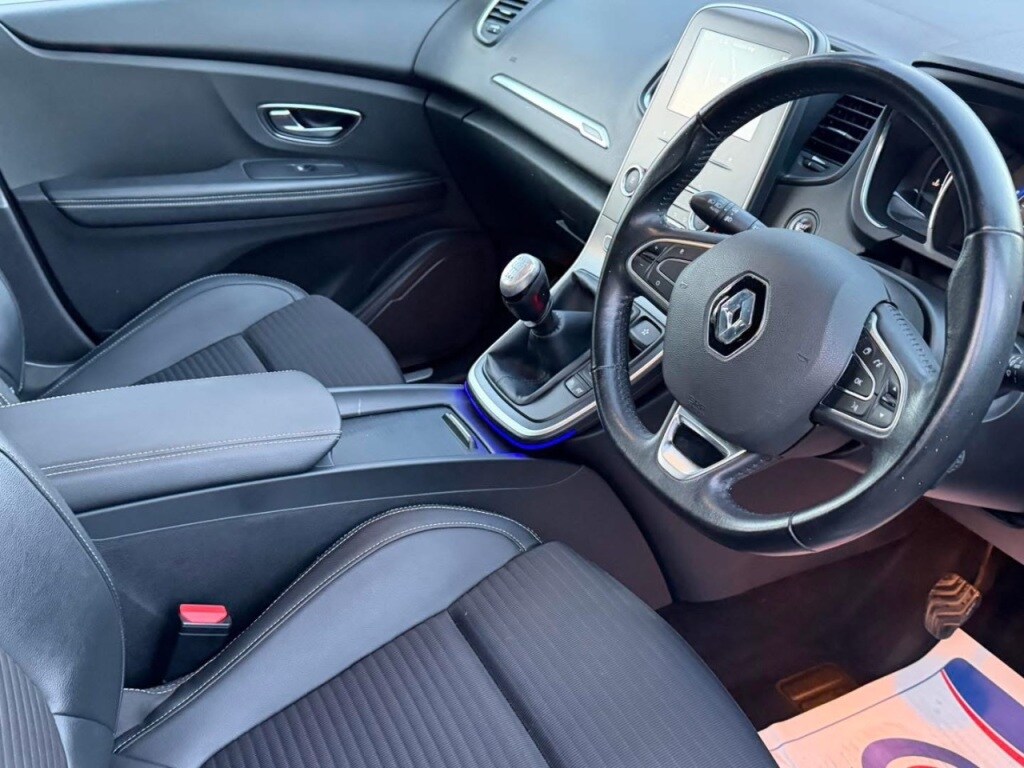 Used Renault Grand Scenic 2018 for sale - 77306888: Photo 11