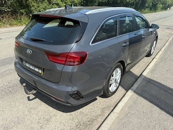 Used Kia Ceed 2019 for sale - 76132034: Photo