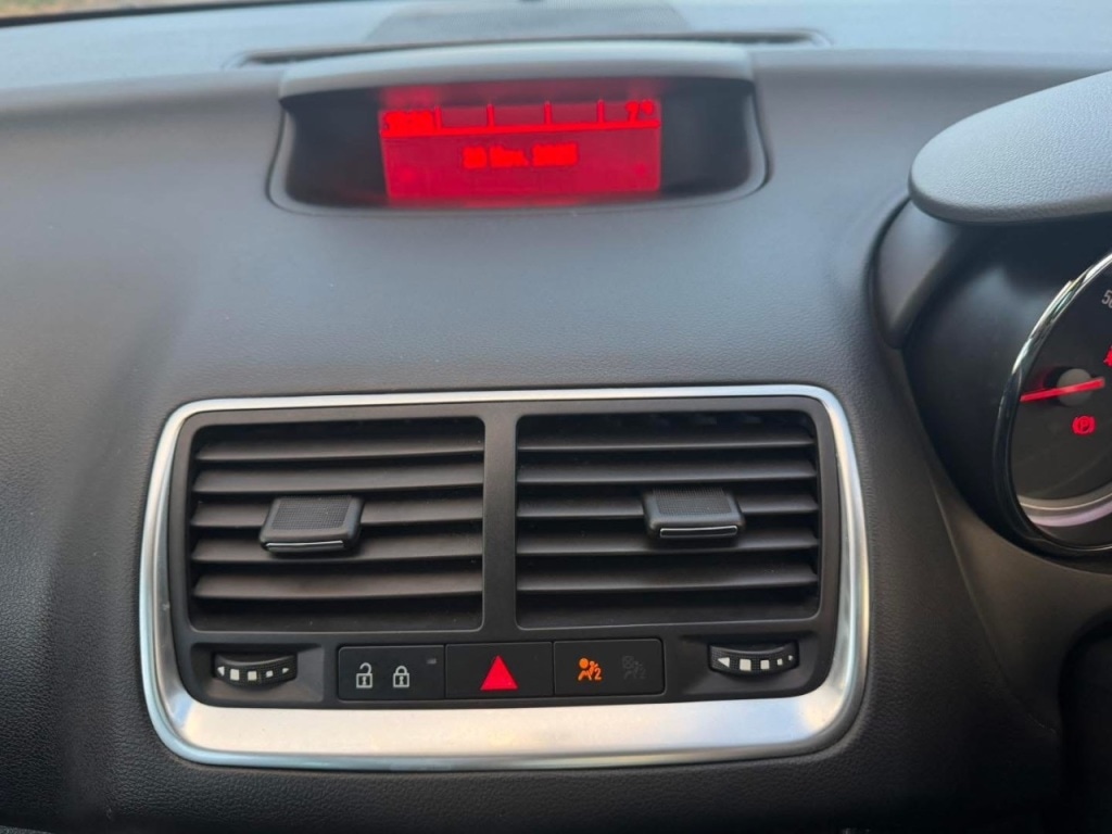 Used Vauxhall Meriva 2016 for sale - 76653887: Photo 25