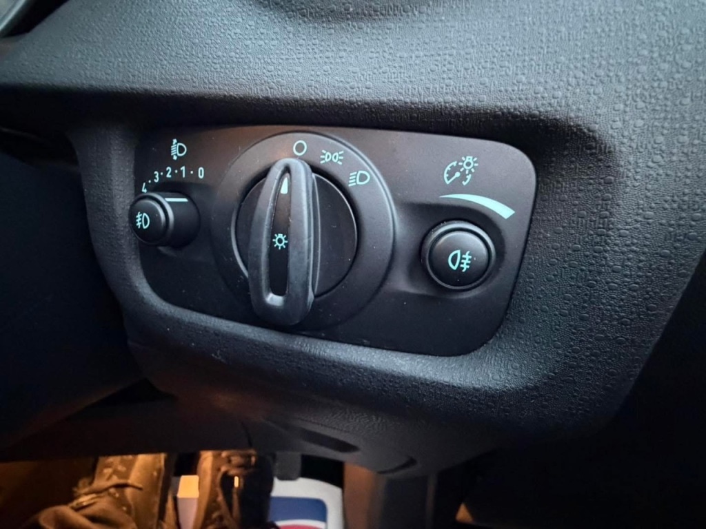 Used Ford Fiesta 2015 for sale - 77392023: Photo 28