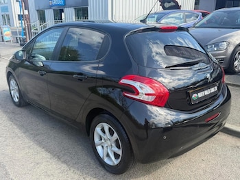 Used Peugeot 208 2015 for sale - 78340271: Photo