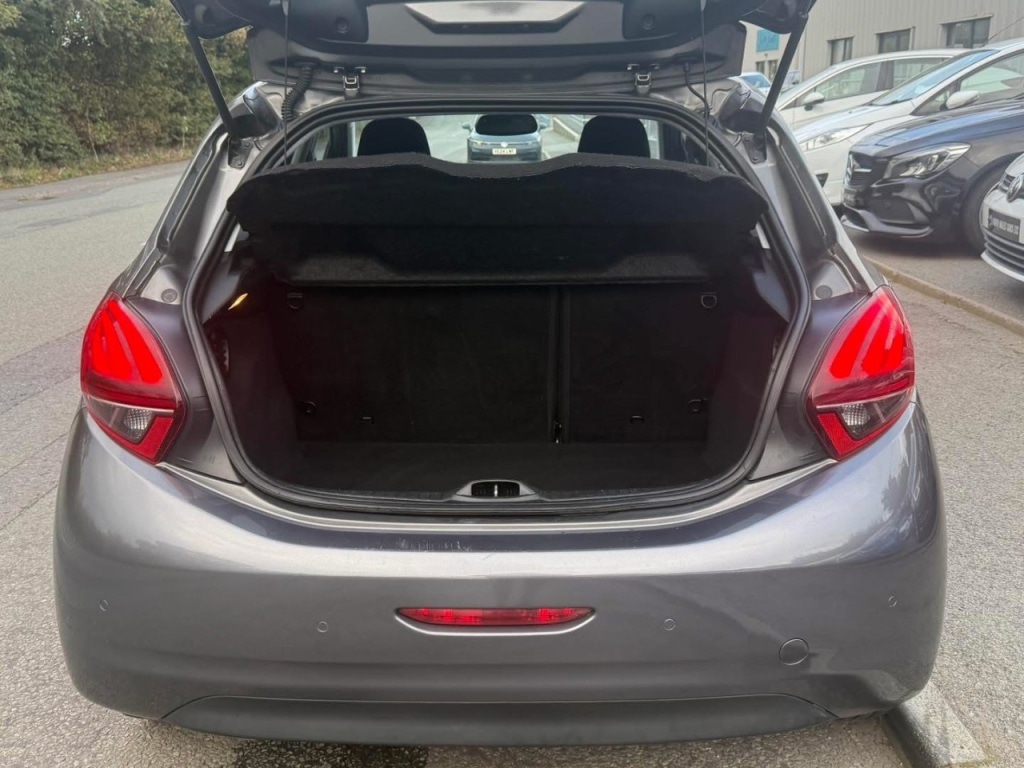 Used Peugeot 208 2017 for sale - 76132021: Photo 10