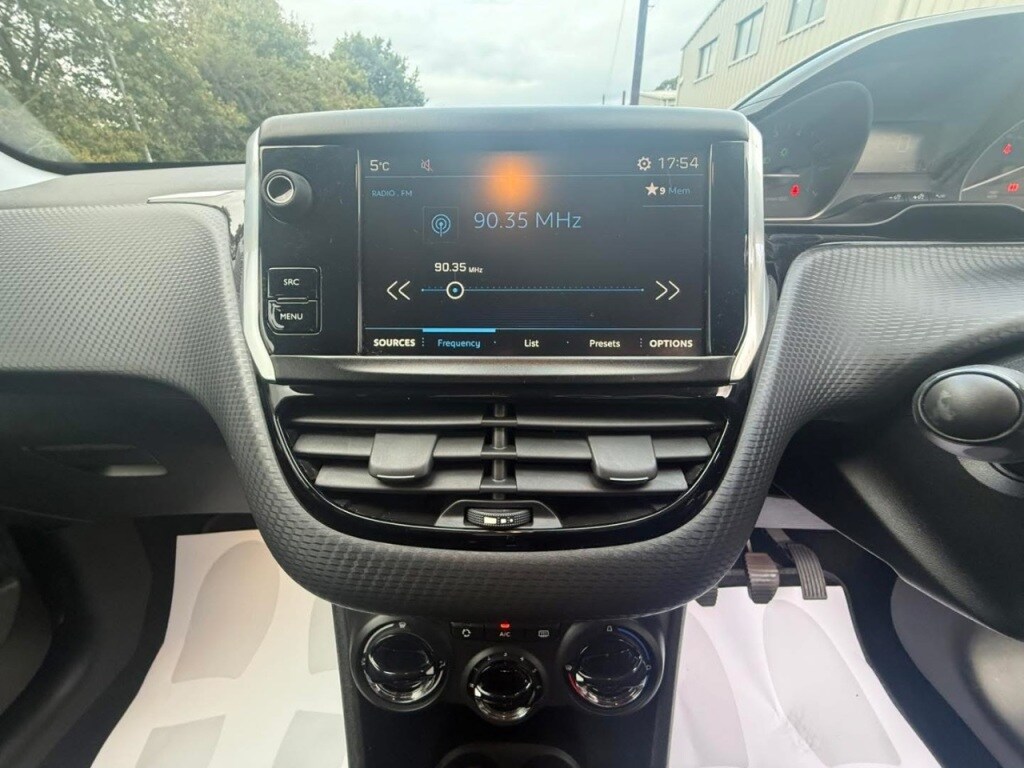 Used Peugeot 208 2017 for sale - 76132021: Photo 24