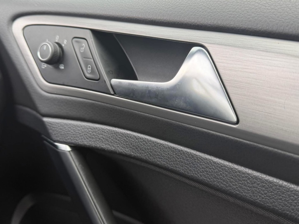 Used Volkswagen Golf 2016 for sale - 77312936: Photo 31