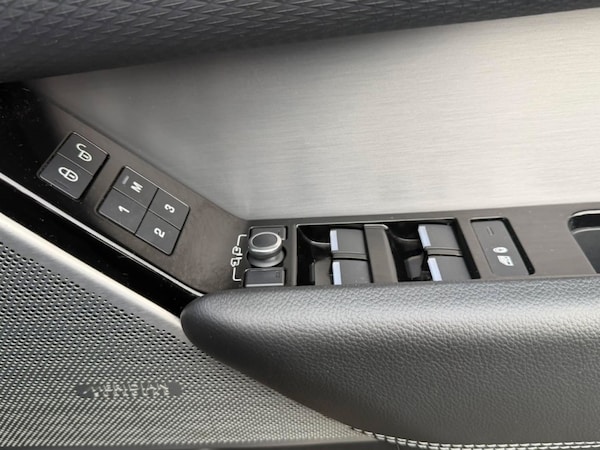 Used Land Rover Range Rover Velar 2020 for sale - 76249354: Photo 30