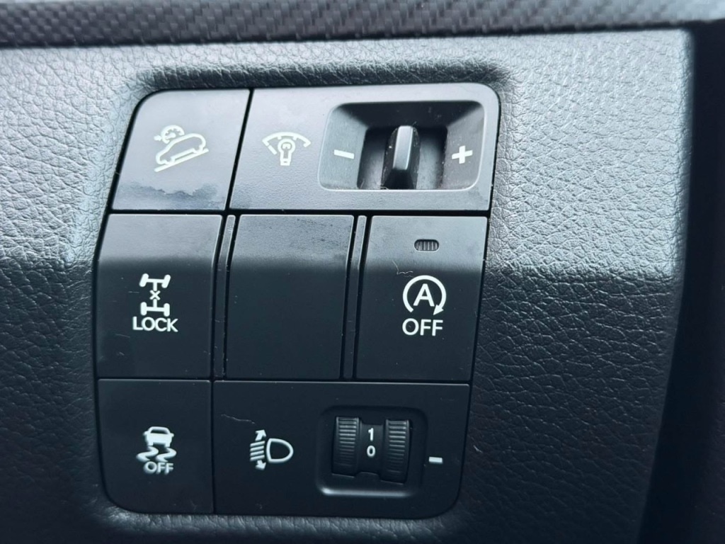 Used Hyundai Santa Fe 2015 for sale - 77306891: Photo 28