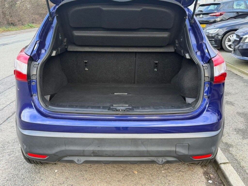 Used Nissan Qashqai 2015 for sale - 77318406: Photo 11