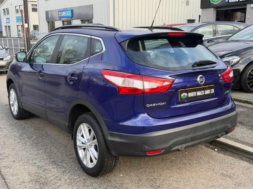 Used Nissan Qashqai 2015 for sale - 77318406: Photo 2