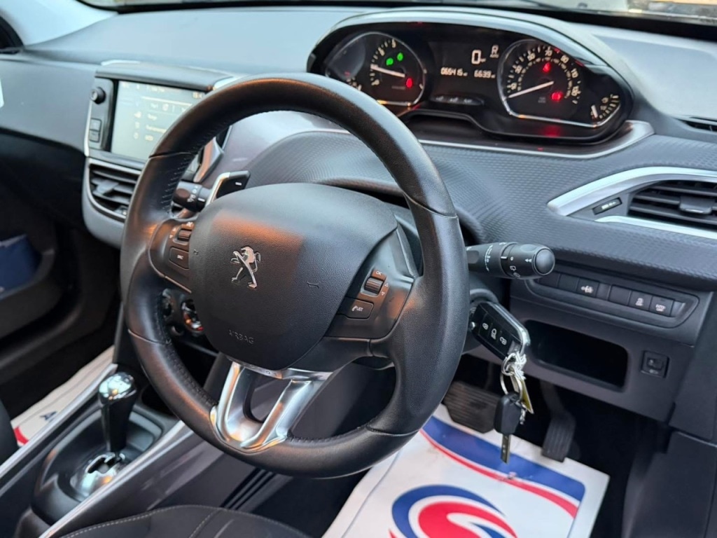 Used Peugeot 2008 2014 for sale - 76594640: Photo 11