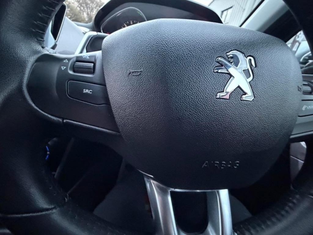 Used Peugeot 2008 2014 for sale - 76594640: Photo 20