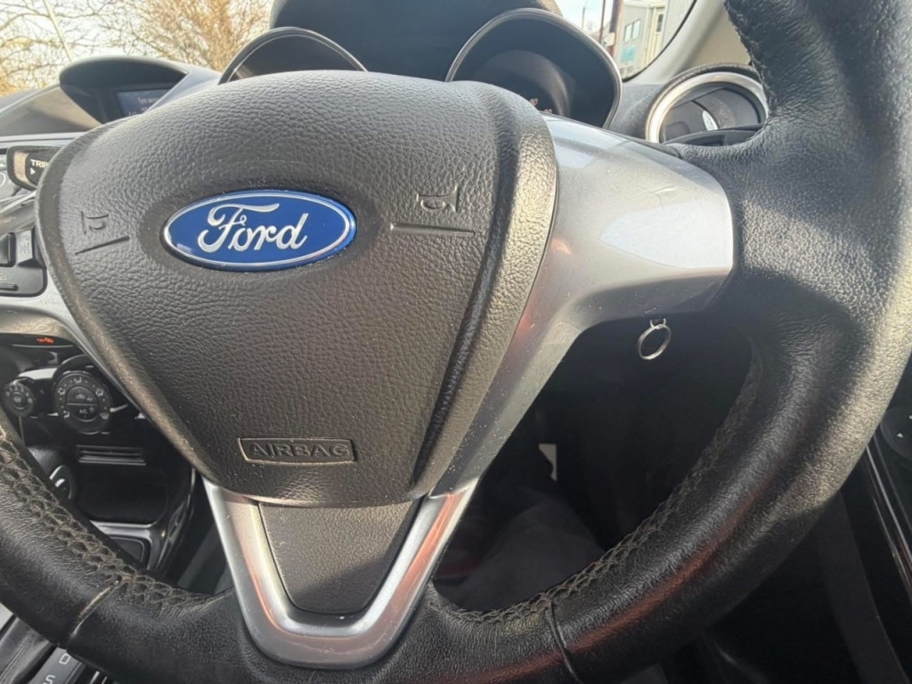 Used Ford Fiesta 2015 for sale - 77631500: Photo 22