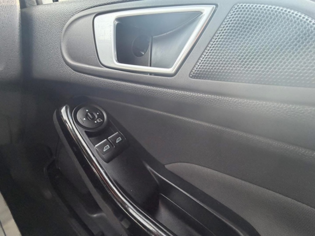 Used Ford Fiesta 2015 for sale - 77631500: Photo 31