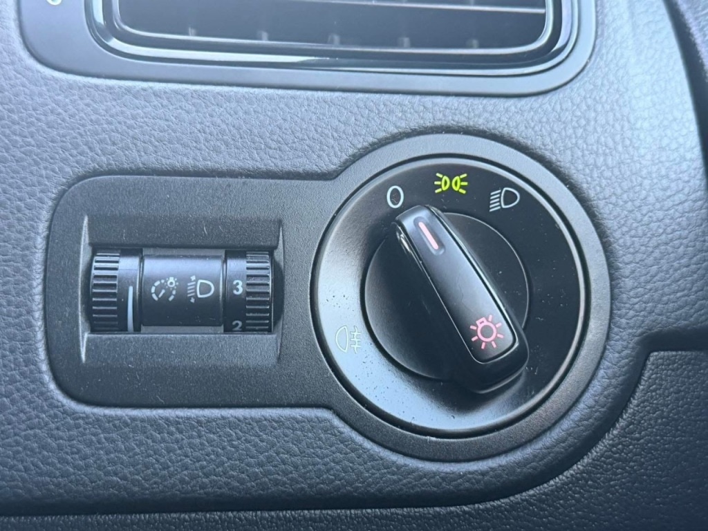 Used Volkswagen Polo 2012 for sale - 76649992: Photo 23