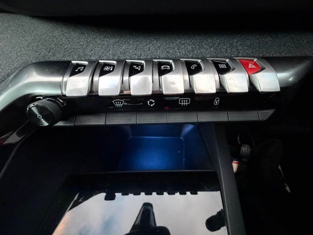 Used Peugeot 3008 2018 for sale - 76363159: Photo 26