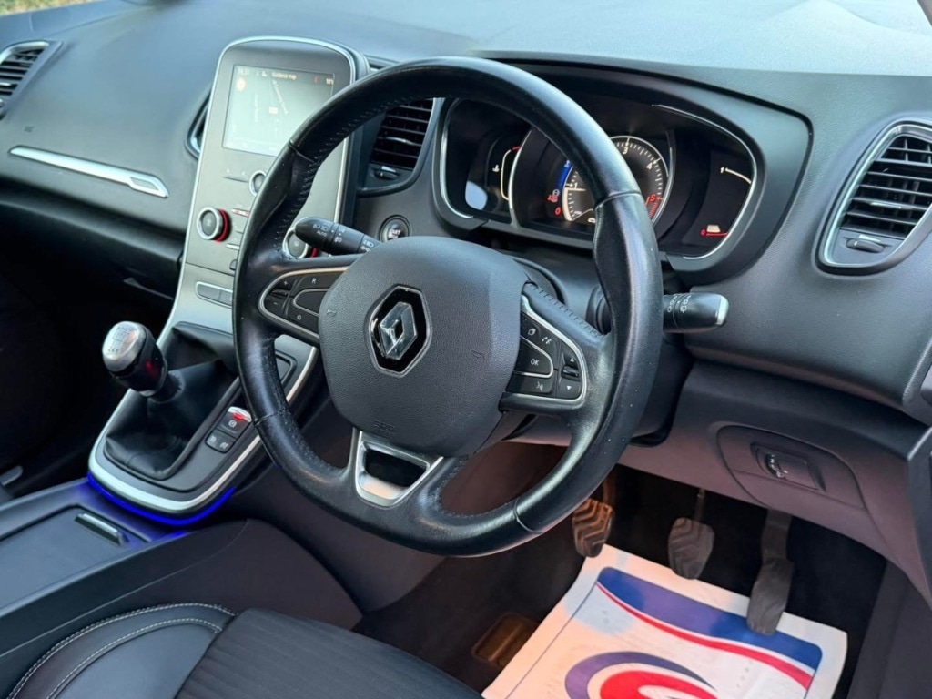 Used Renault Grand Scenic 2018 for sale - 76422178: Photo 10