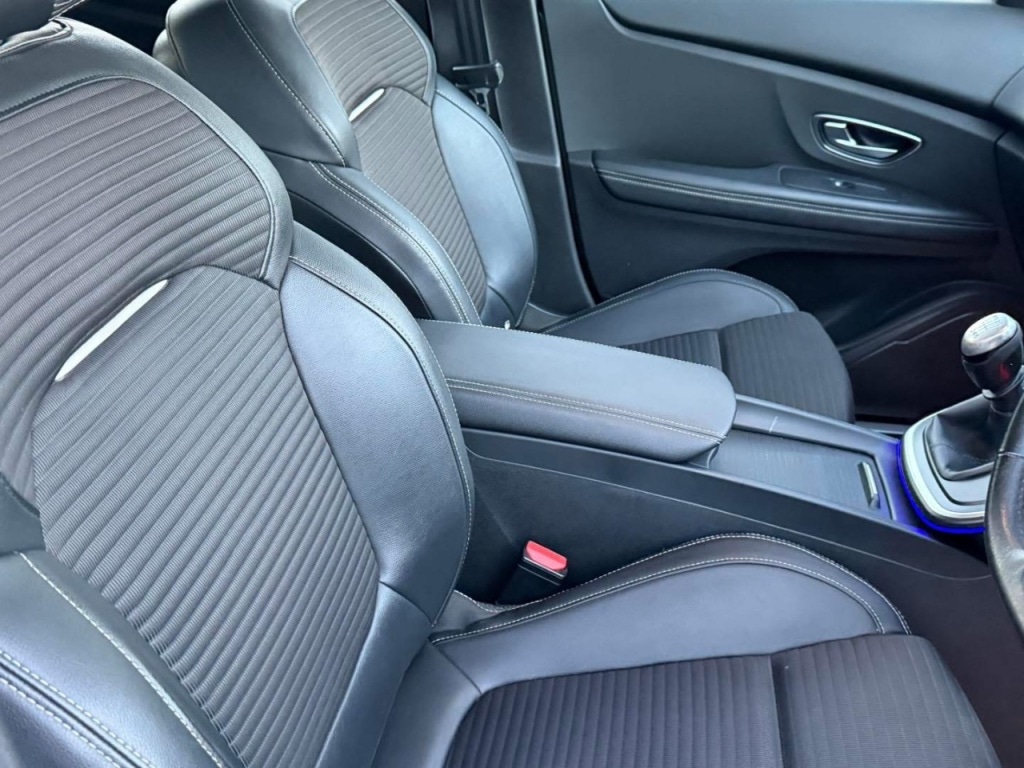 Used Renault Grand Scenic 2018 for sale - 76422178: Photo 12