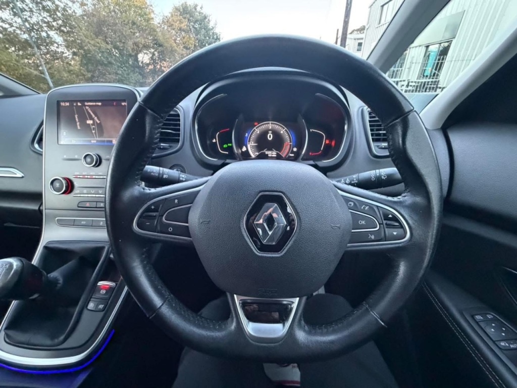 Used Renault Grand Scenic 2018 for sale - 76422178: Photo 19