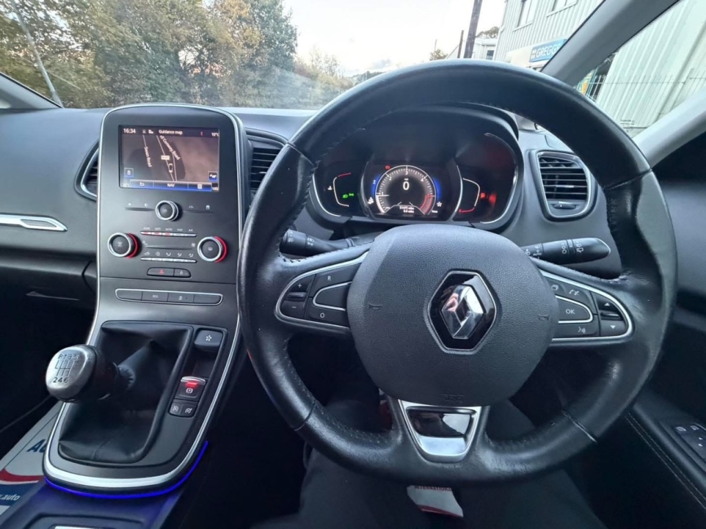 Used Renault Grand Scenic 2018 for sale - 76422178: Photo 23