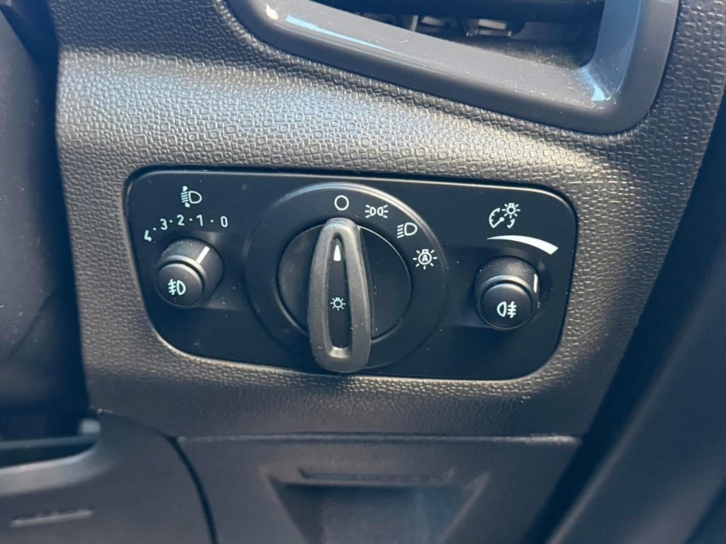 Used Ford Ecosport 2015 for sale - 77306913: Photo 28