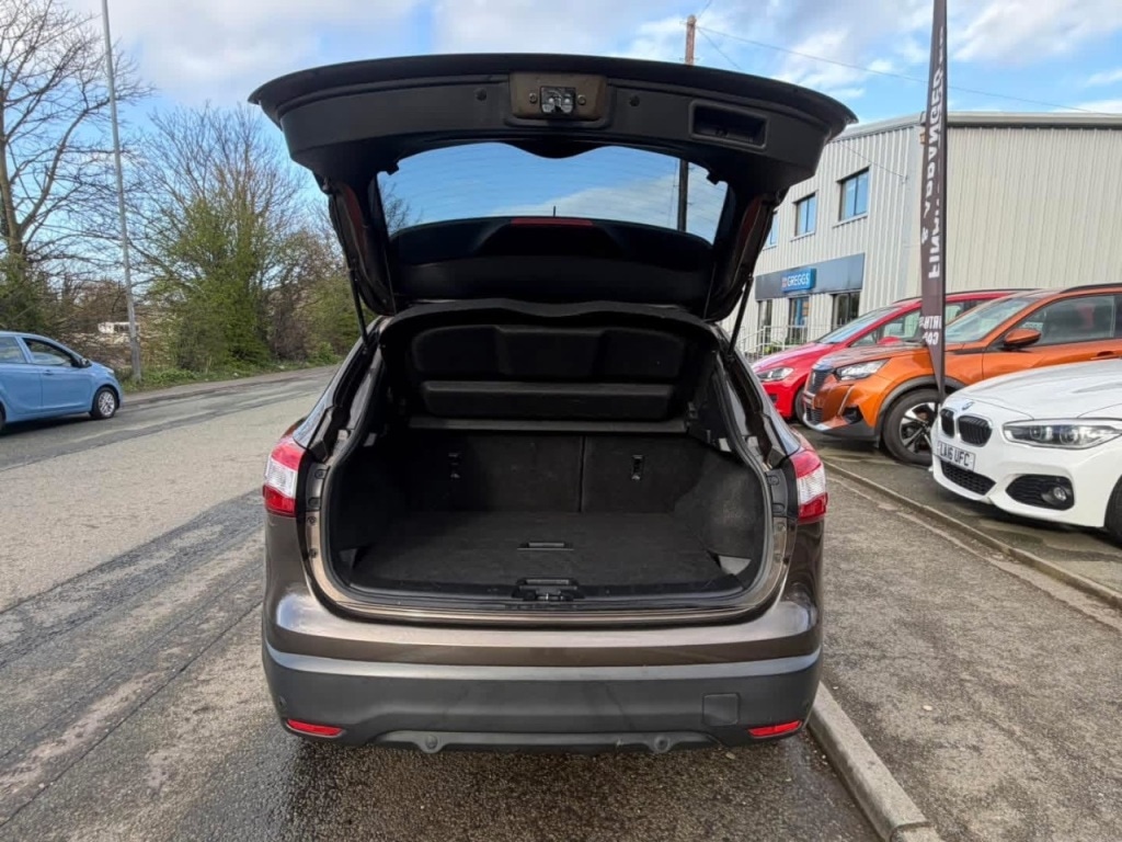 Used Nissan Qashqai 2015 for sale - 78061771: Photo 8