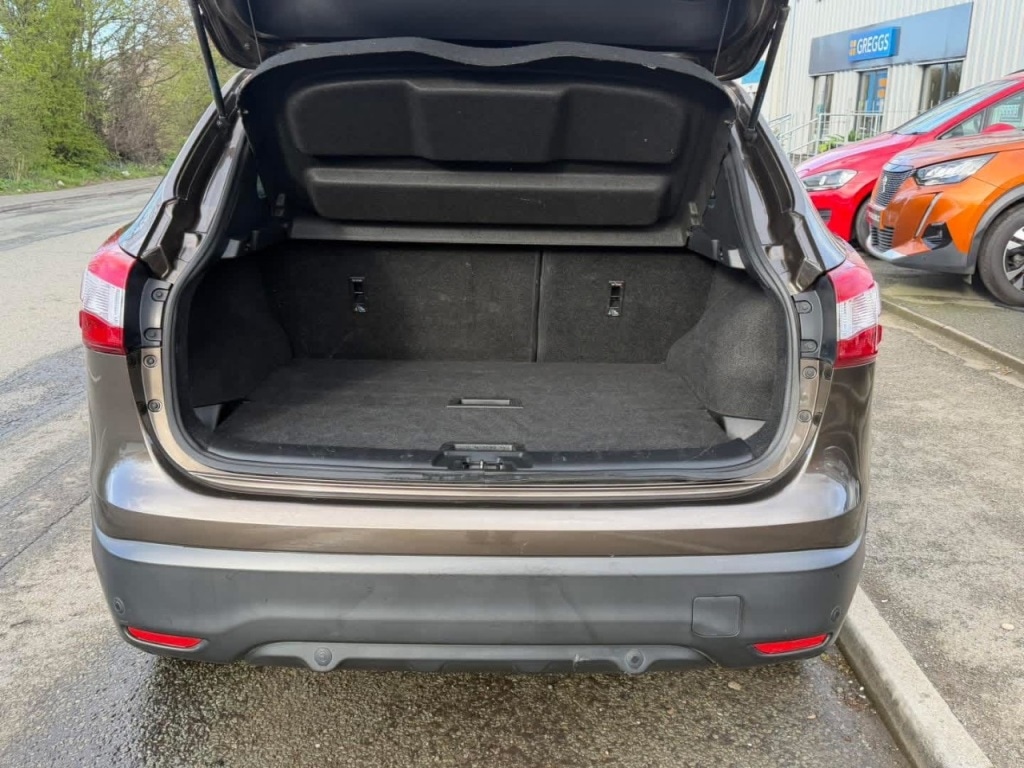 Used Nissan Qashqai 2015 for sale - 78061771: Photo 9