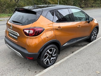 Used Renault Captur 2017 for sale - 76205842: Photo