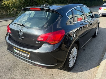 Used Vauxhall Astra 2014 for sale - 76132032: Photo