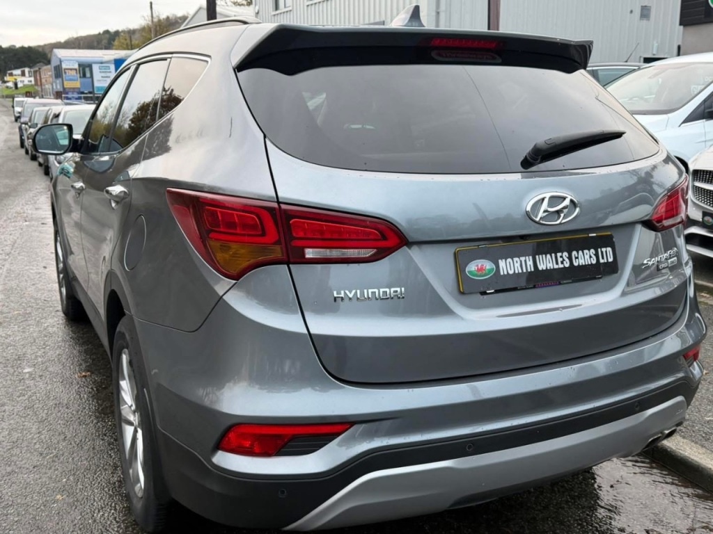 Used Hyundai Santa Fe 2015 for sale - 76595706: Photo 2