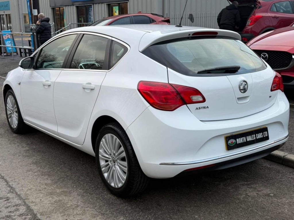 Used Vauxhall Astra 2015 for sale - 77446058: Photo 2