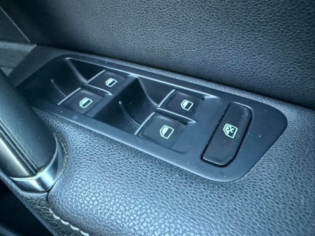 Used Volkswagen Golf 2013 for sale - 76132028: Photo 33