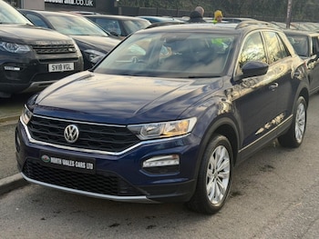 Used Volkswagen T-Roc 2019 for sale - 77743107: Photo