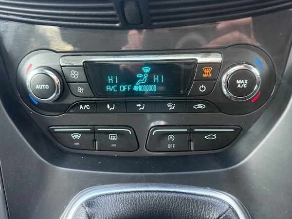 Used Ford Kuga 2015 for sale - 76184907: Photo 24