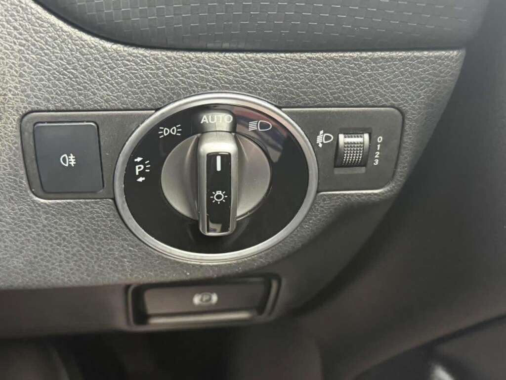 Used Mercedes-Benz A-Class 2014 for sale - 77306896: Photo 25