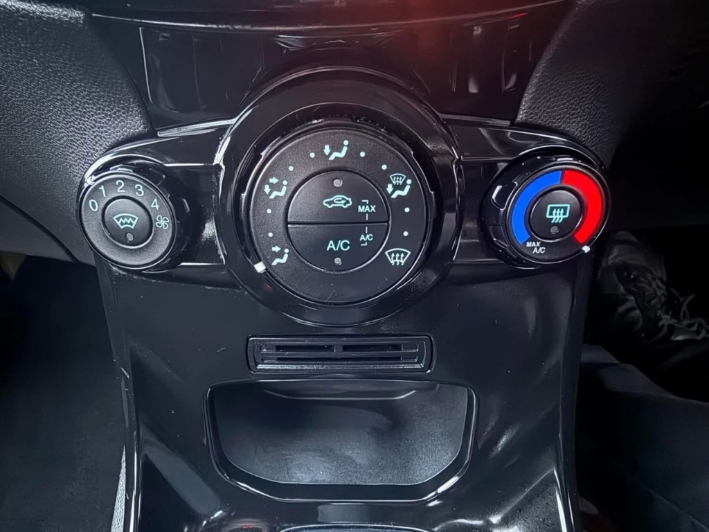 Used Ford Fiesta 2013 for sale - 77306885: Photo 23